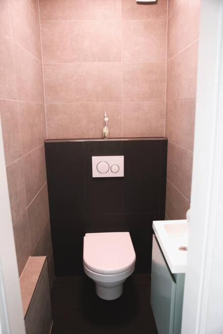 Charming Modern 2 Bedroom Apartment Alzingen Екстер'єр фото